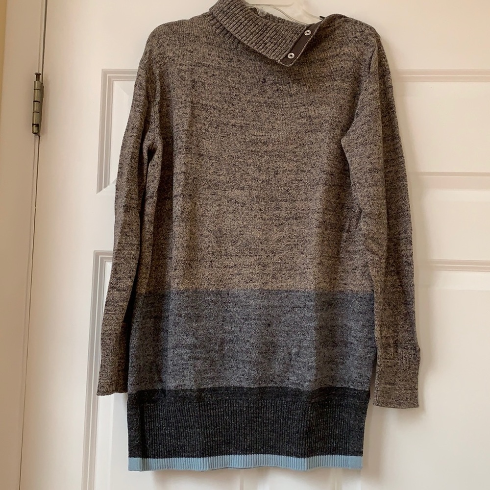Gap size XS asymmetric button neck sweater